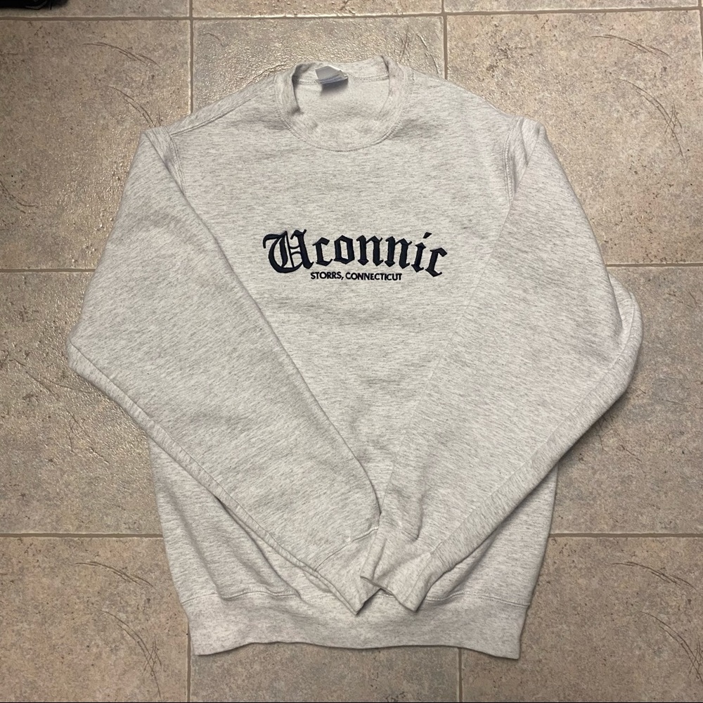 “Uconnic” uconn music festival light grey crew neck